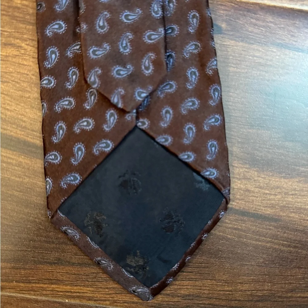 🌿END of SEASON SALE🌿BROOKS BROTHERS Dark Brown Tie with Paisley Design